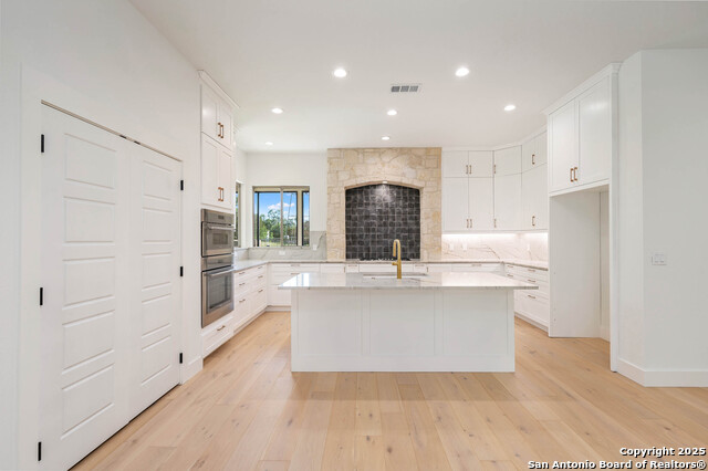 Image 12 of 38 For 202 Park Ridge