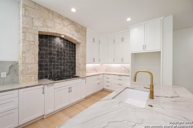 Image 14 of 38 For 202 Park Ridge