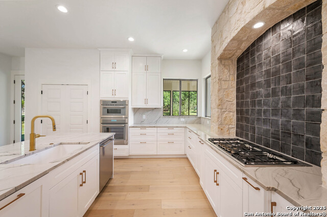 Image 15 of 38 For 202 Park Ridge