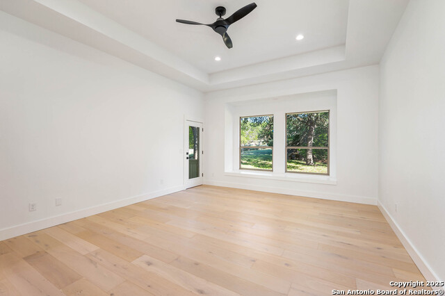 Image 16 of 38 For 202 Park Ridge