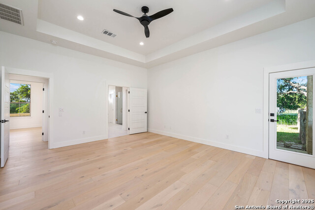 Image 17 of 38 For 202 Park Ridge