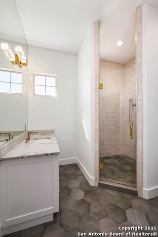 Image 23 of 38 For 202 Park Ridge