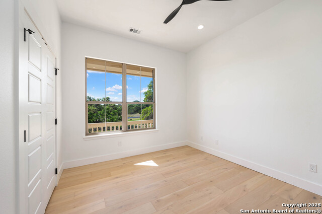 Image 24 of 38 For 202 Park Ridge