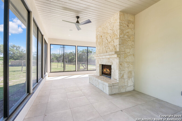 Image 26 of 38 For 202 Park Ridge