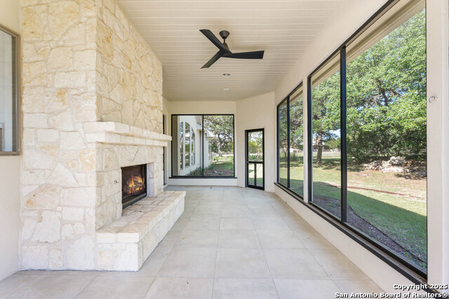 Image 27 of 38 For 202 Park Ridge