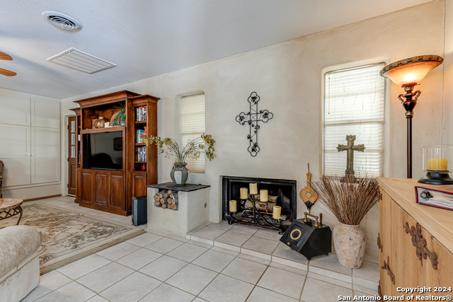 Image 12 of 50 For 8651 Bindseil Ln