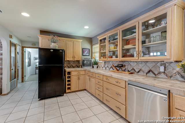 Image 9 of 50 For 8651 Bindseil Ln