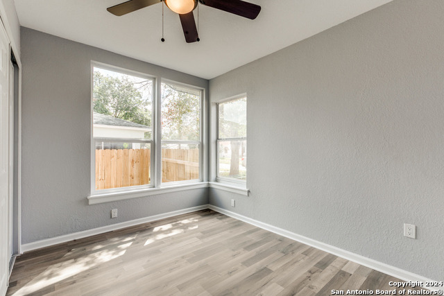 Listing photo id 17 for 259 Drake Ave