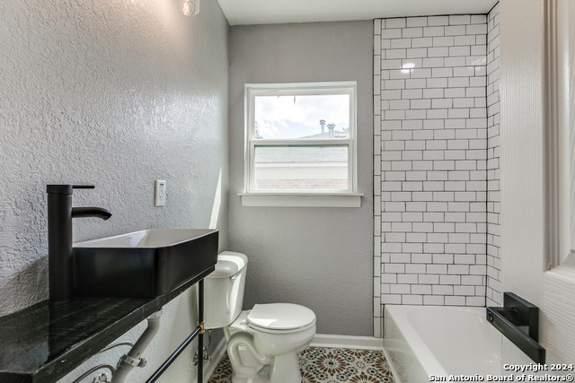 Listing photo id 19 for 259 Drake Ave