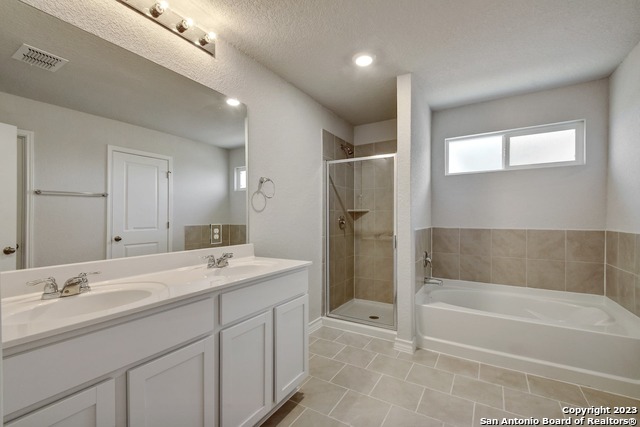 Image 17 of 25 For 13910 Trinity Cove