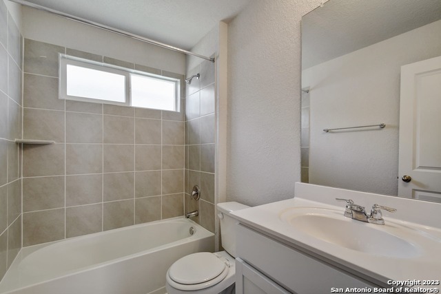 Image 21 of 25 For 13910 Trinity Cove