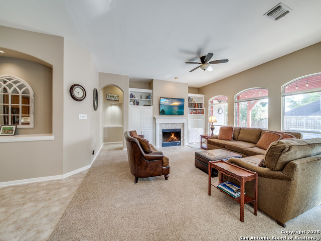 Image 10 of 28 For 2612 Foresthaven Dr.