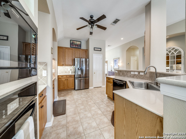 Image 15 of 28 For 2612 Foresthaven Dr.