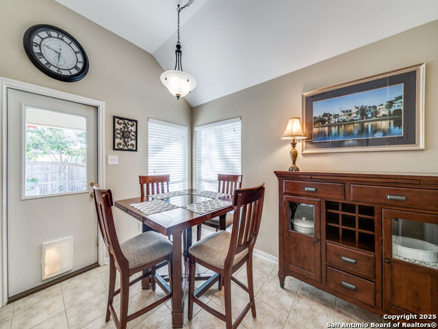 Image 17 of 28 For 2612 Foresthaven Dr.