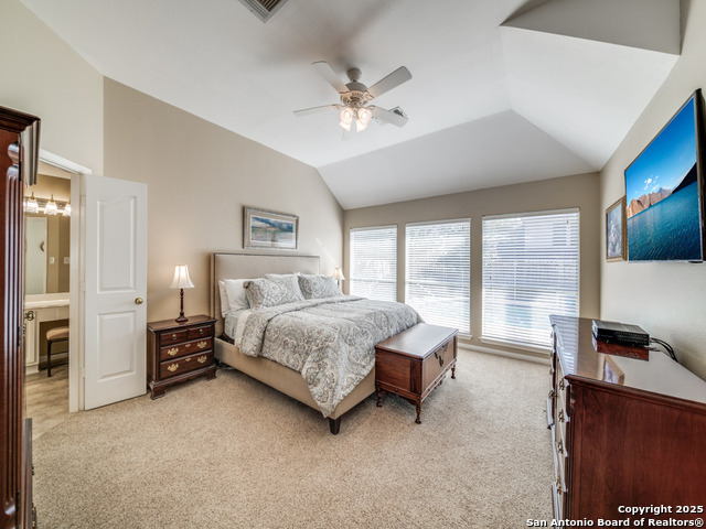 Image 18 of 28 For 2612 Foresthaven Dr.