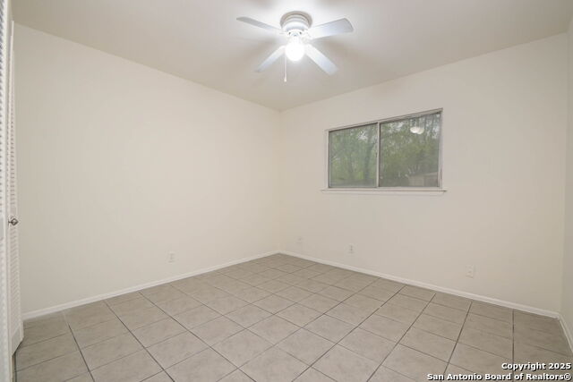 Image 20 of 25 For 8611 Tanbark Dr