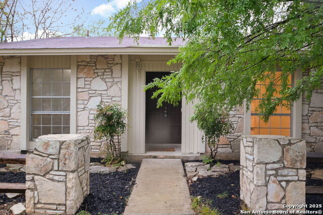 Image 3 of 25 For 8611 Tanbark Dr