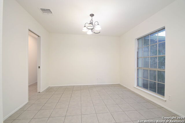 Image 5 of 25 For 8611 Tanbark Dr
