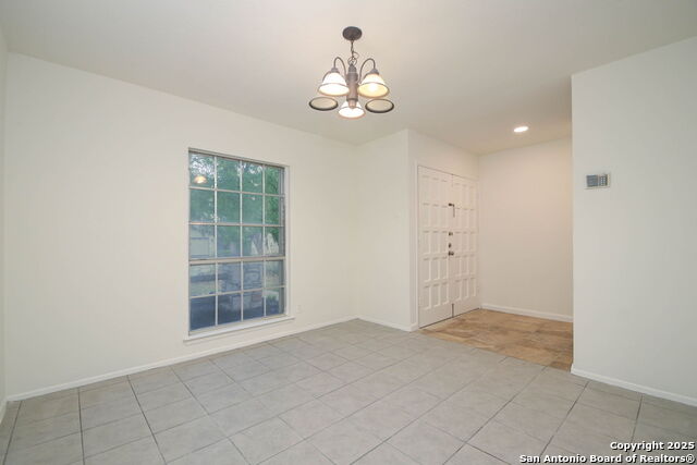 Image 6 of 25 For 8611 Tanbark Dr