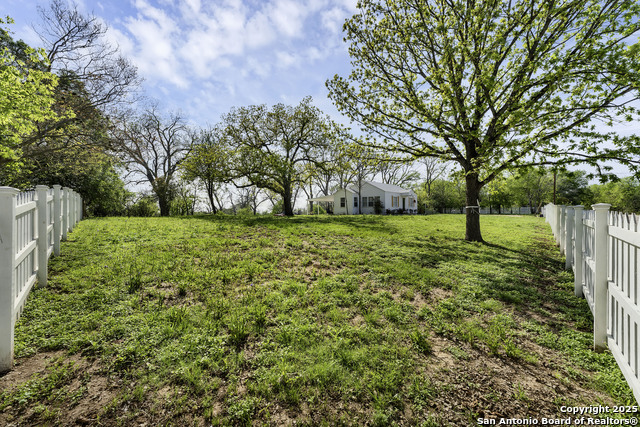 Image 22 of 68 For 105 River Rd Nw