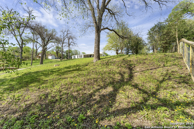 Image 23 of 68 For 105 River Rd Nw