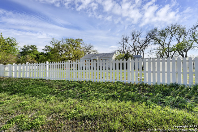 Image 24 of 68 For 105 River Rd Nw