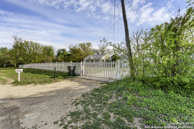 Image 25 of 68 For 105 River Rd Nw