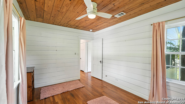 Image 42 of 68 For 105 River Rd Nw