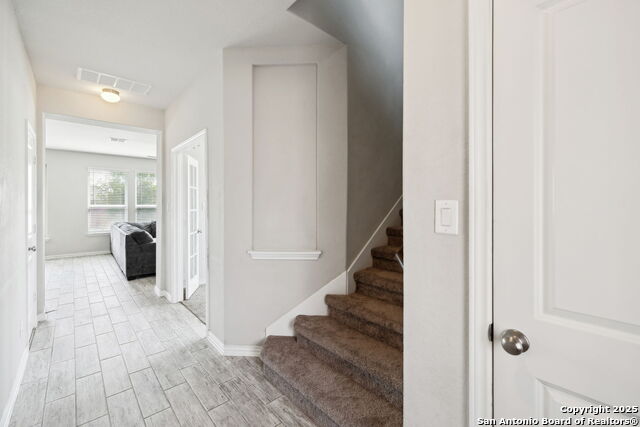 Image 18 of 103 For 13850 Cohan Way