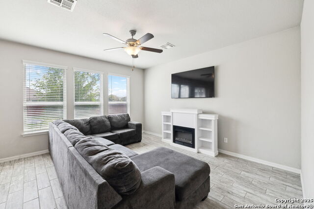Image 22 of 103 For 13850 Cohan Way