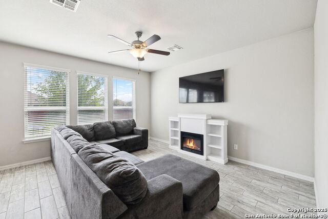 Image 23 of 103 For 13850 Cohan Way