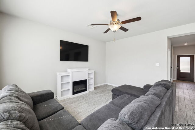 Image 26 of 103 For 13850 Cohan Way