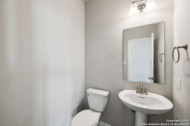 Image 40 of 103 For 13850 Cohan Way