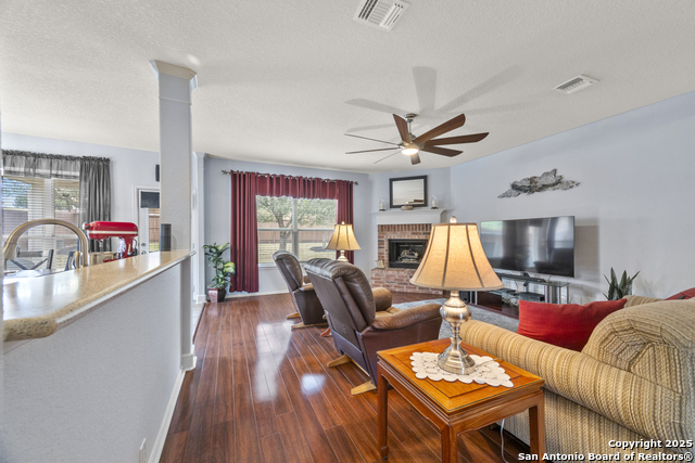 Listing photo id 9 for 8226 Setting Moon