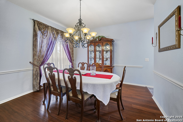 Listing photo id 13 for 8226 Setting Moon