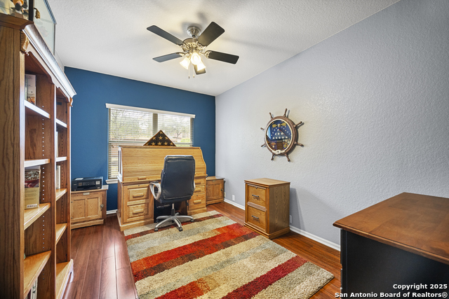 Listing photo id 15 for 8226 Setting Moon