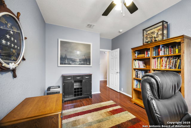 Listing photo id 16 for 8226 Setting Moon
