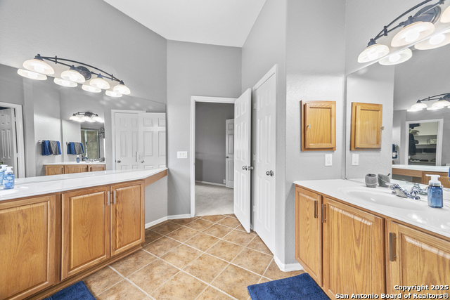 Listing photo id 25 for 8226 Setting Moon