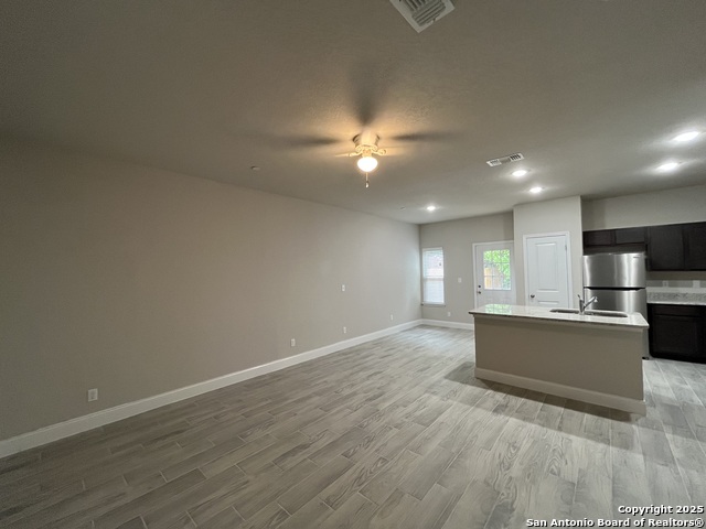 Image 2 of 27 For 7409 Savannah Brooks