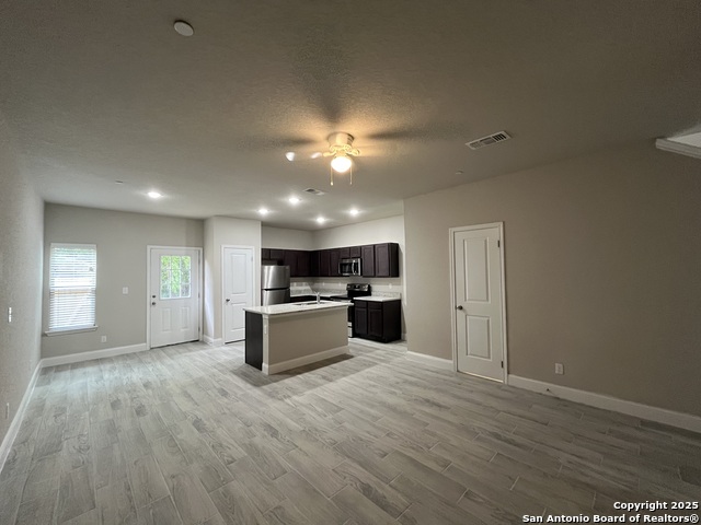 Image 3 of 27 For 7409 Savannah Brooks