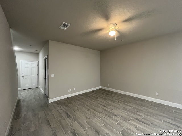 Image 5 of 27 For 7409 Savannah Brooks
