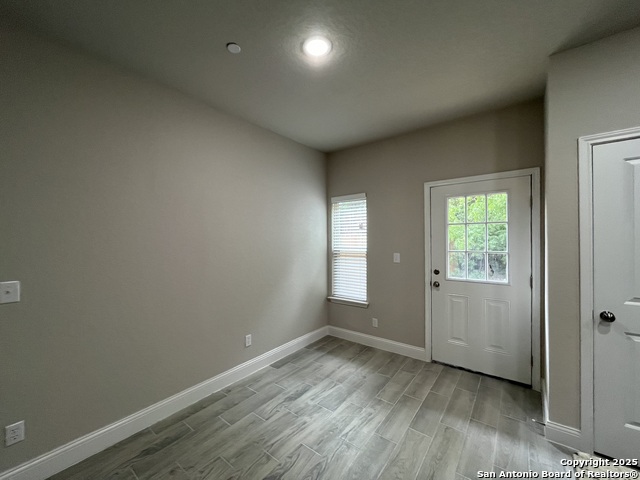 Image 9 of 27 For 7409 Savannah Brooks