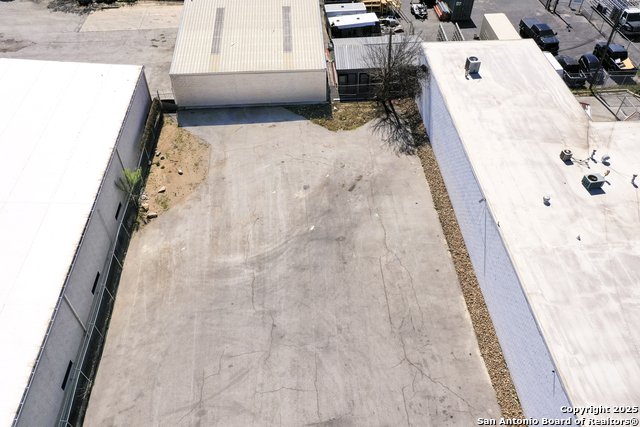Listing photo id 9 for 506 Portland