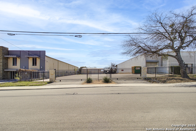 Listing photo id 0 for 506 Portland