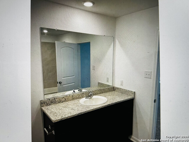 Image 13 of 16 For 10930 Chatham Ct