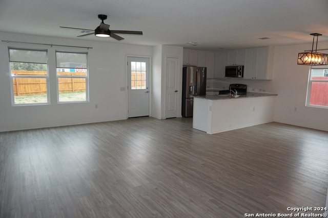Image 8 of 32 For 7347 Rosada Way