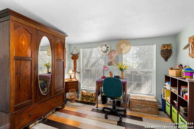 Image 11 of 27 For 652 Tamarack