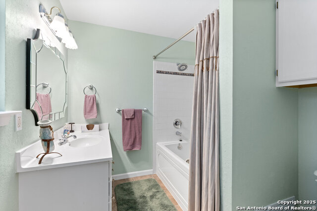 Image 15 of 27 For 652 Tamarack