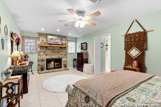 Image 22 of 27 For 652 Tamarack