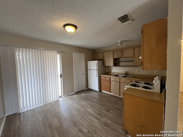 Image 9 of 24 For 300 Moursund Blvd.  2